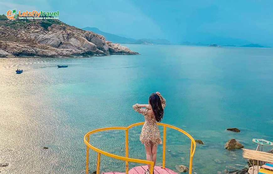 Khám Phá Vẻ Đẹp Hoang Sơ Của Đảo Bình Hưng