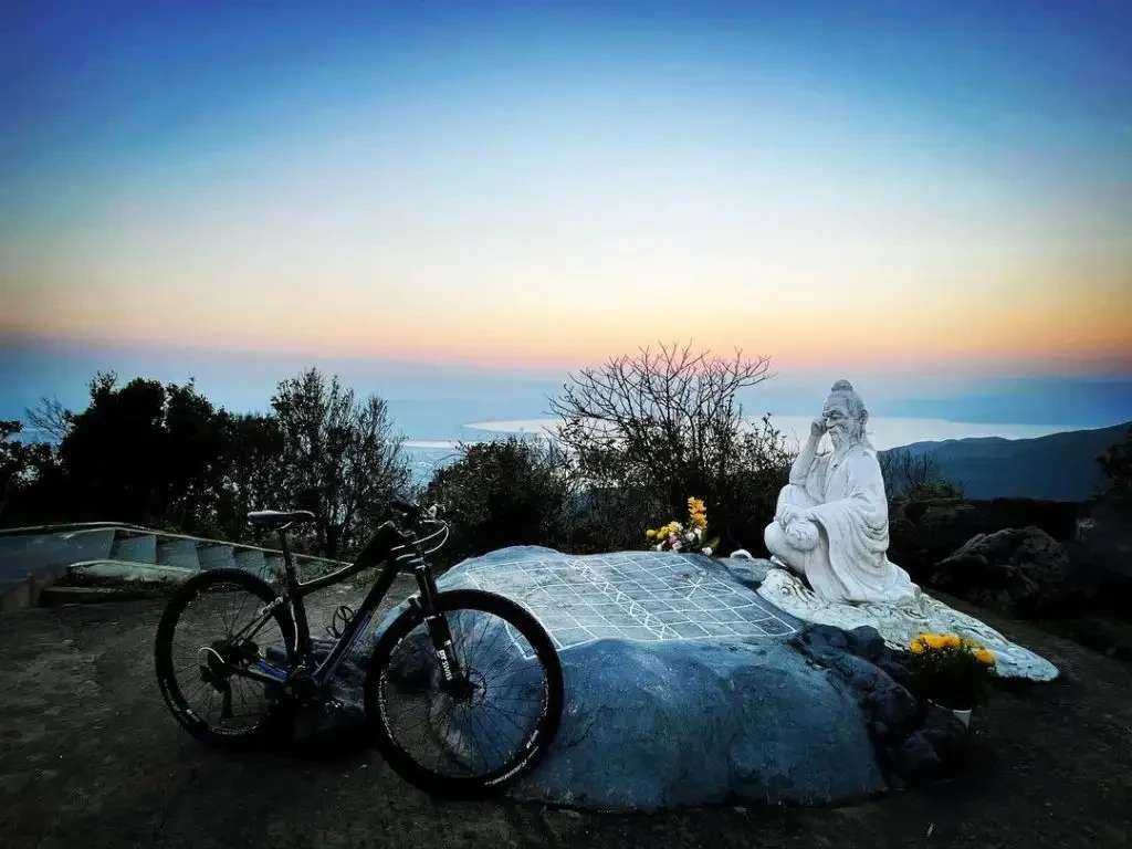 Chinh Phục Đỉnh Bàn Cờ Đà Nẵng Nơi Cao Nhất Sơn Trà