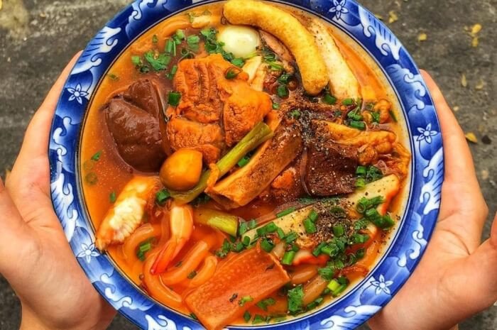 Khám phá ngay hàng trăm gian hàng muôn hình muôn vẻ tại chợ Bến Thành