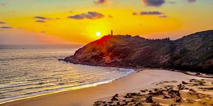 Biển Bãi Môn – Phú Yên có gì mà thu hút du khách đến thế