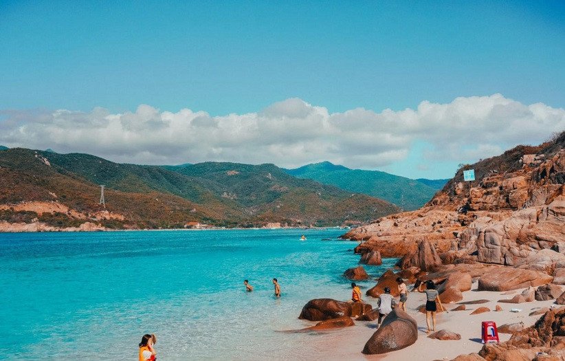 Các địa điểm du lịch nổi bật ở Bình Hưng