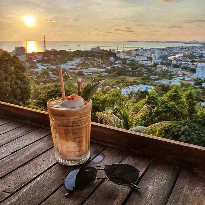 View quán cà phê sang xịn mịn nhất Đảo Phú Quý