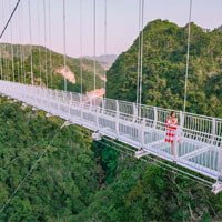 Khám phá cầu kính Bạch Long - Cây cầu đi bộ dài nhất thế giới ở Mộc Châu