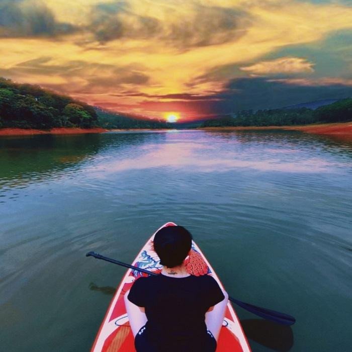Chèo thuyền kayak/SUP tại Hồ Tuyền Lâm – Trải nghiệm du lịch thú vị nhất tại Đà Lạt