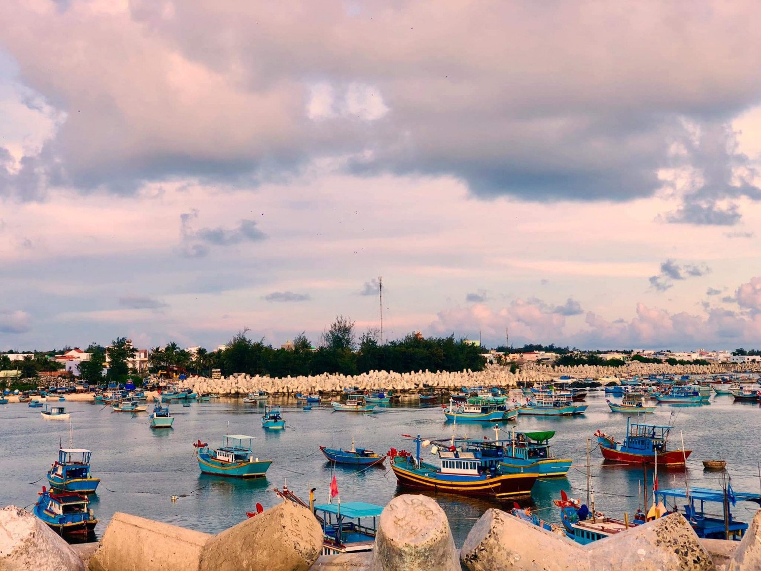 Du lịch Phú Quý 4 ngày 3 đêm - 1 hòn đảo xinh đẹp và bình dị