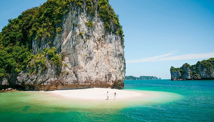 Bãi tắm Vạn Bội - Một điểm du lịch cực thích hợp cho mùa hè tại đất cảng