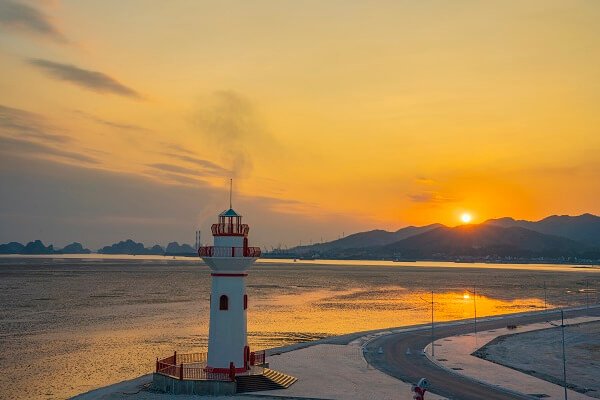 Khám phá những trải nghiệm du lịch biển Vân Đồn - Quảng Ninh