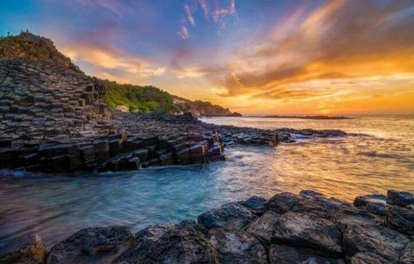 Gành Đá Đĩa Phú Yên - Vùng đất thơ trong “Tôi thấy hoa vàng trên cỏ xanh” của Nguyễn Nhật Ánh