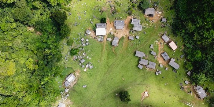 Hang Táu 'làng nguyên thủy' - Nơi người H'Mông trốn cả thế giới