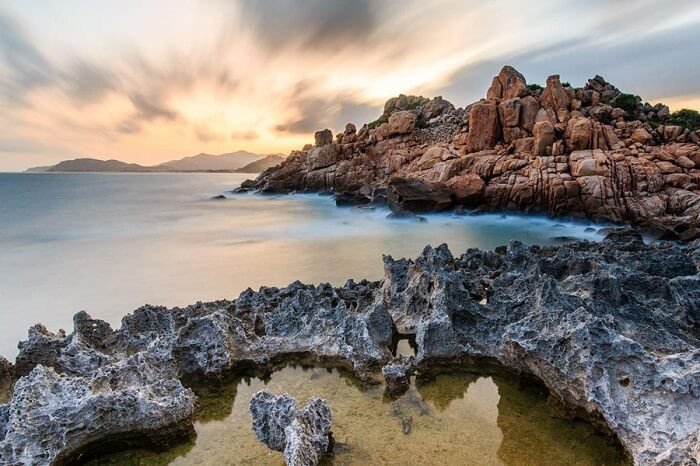 Du lịch nơi được ví như chốn bồng lai tiên cảnh ở nhân gian - Hang Rái