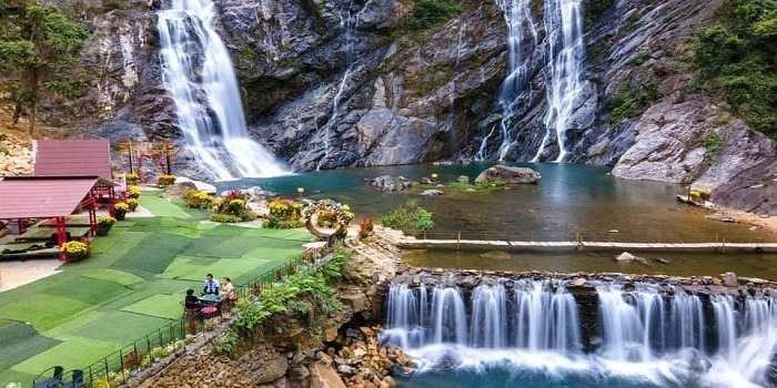 Khám phá thác Trắng Minh Long – Sự kỳ vĩ của thiên nhiên Quảng Ngãi