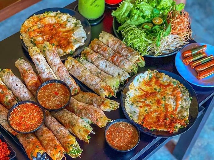 Ăn gì ở Huế ? Mách bạn những địa chỉ quán ăn ngon nhất du lịch Huế