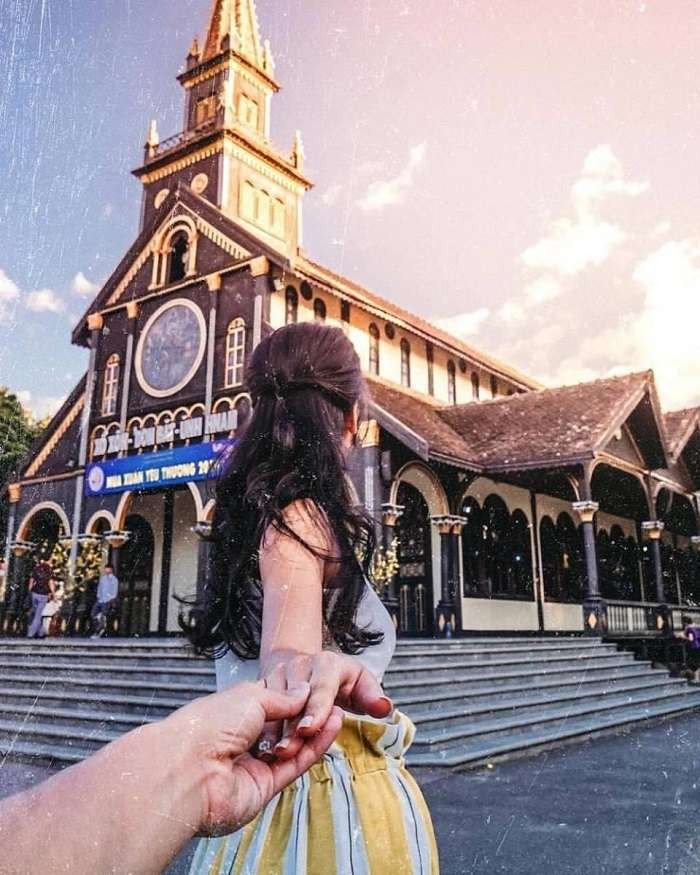 Nhà thờ gỗ Kon Tum – Báu vật vô giá của Tây Nguyên bạt ngàn