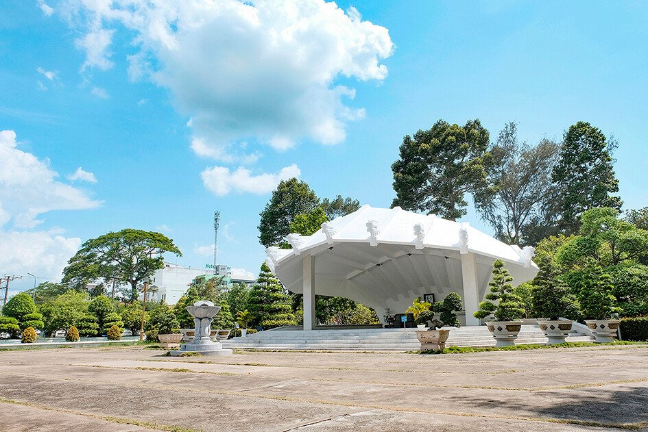 Lăng cụ phó bảng Nguyễn Sinh Sắc - Khu di tích tại Đồng Tháp Mười