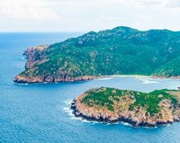 Khám phá vẻ đẹp hùng vĩ của bãi Đá Vách