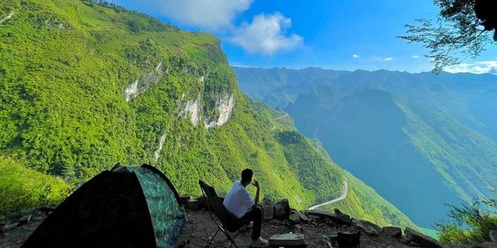 Vách đá thần : Tọa độ cắm trại có 1-0-2 ở Hà Giang